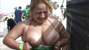 ஸ்மட் பப்பட் - Busty MILFs Go Skiing Compilation