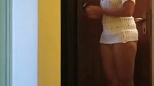 பொன்னிற குத பின்னாலிருந்து பாவ்